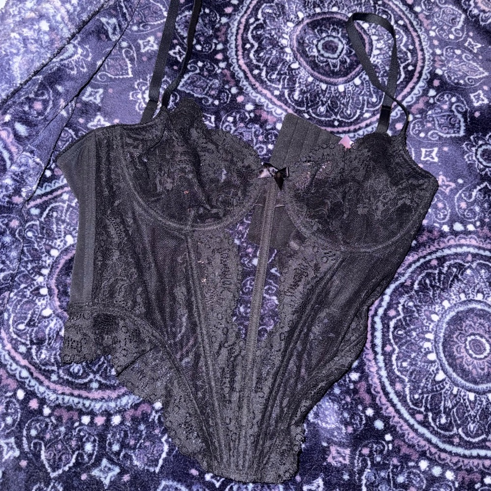 Savage X Fenty Black Lace Crop Top